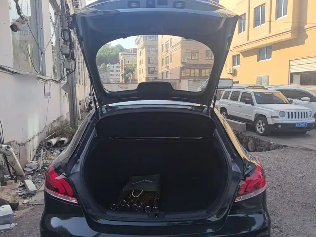 MG MG6 2018 2017 20T Automatic Luxury Smart Connect Version (China V)