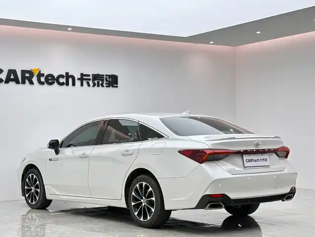Toyota Avalon 2023 2.5L Luxury Edition — фото 3