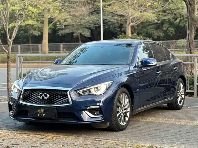 INFINITI Q50L