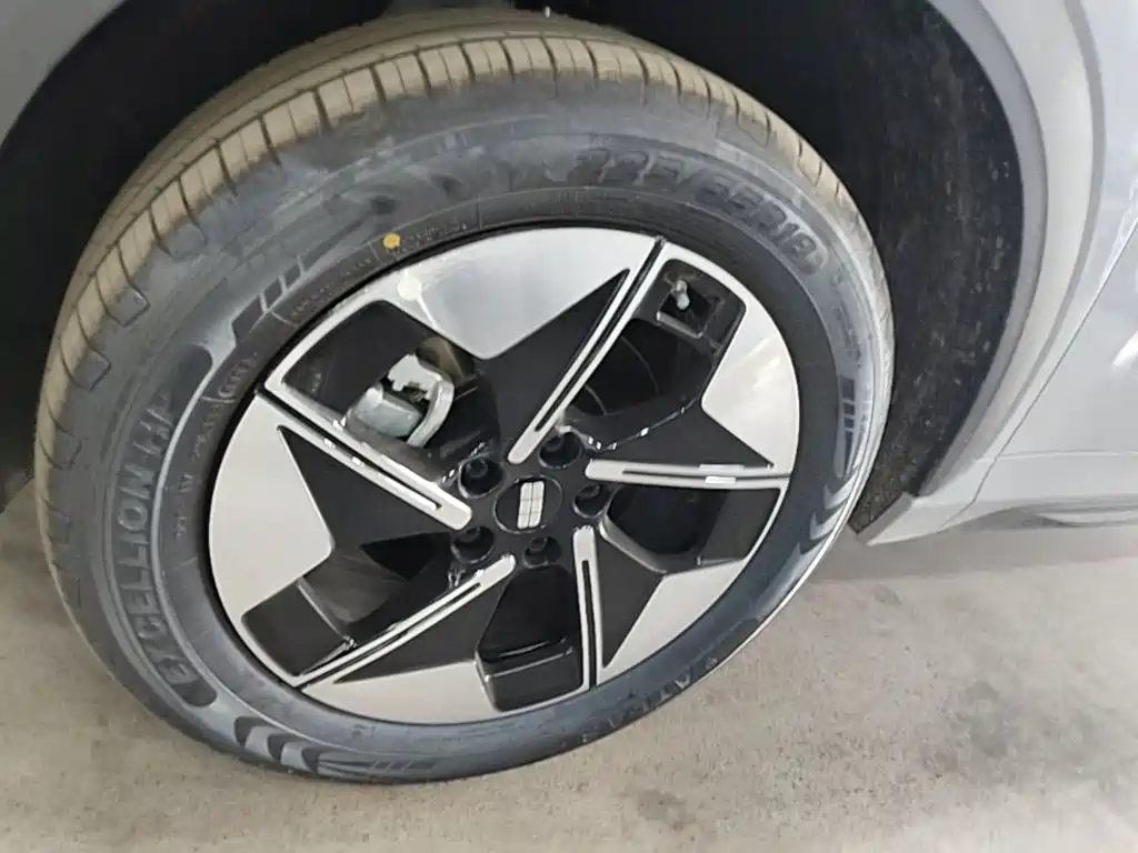 Geely Galaxy Galaxy E5 2026 2026 530km Voyager Edition