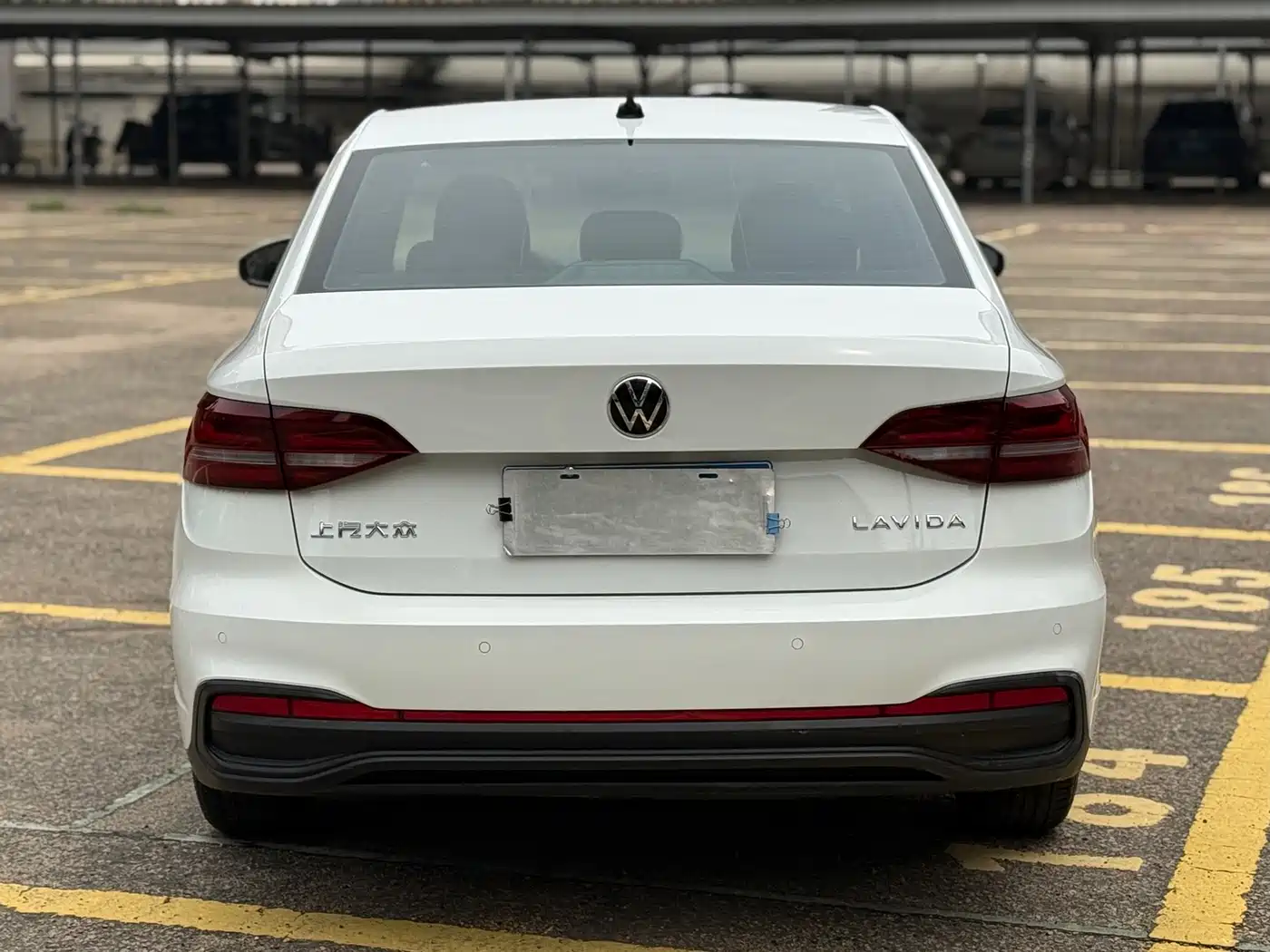 Volkswagen Lavida 2023 1.5L Auto Delight Edition фото 8