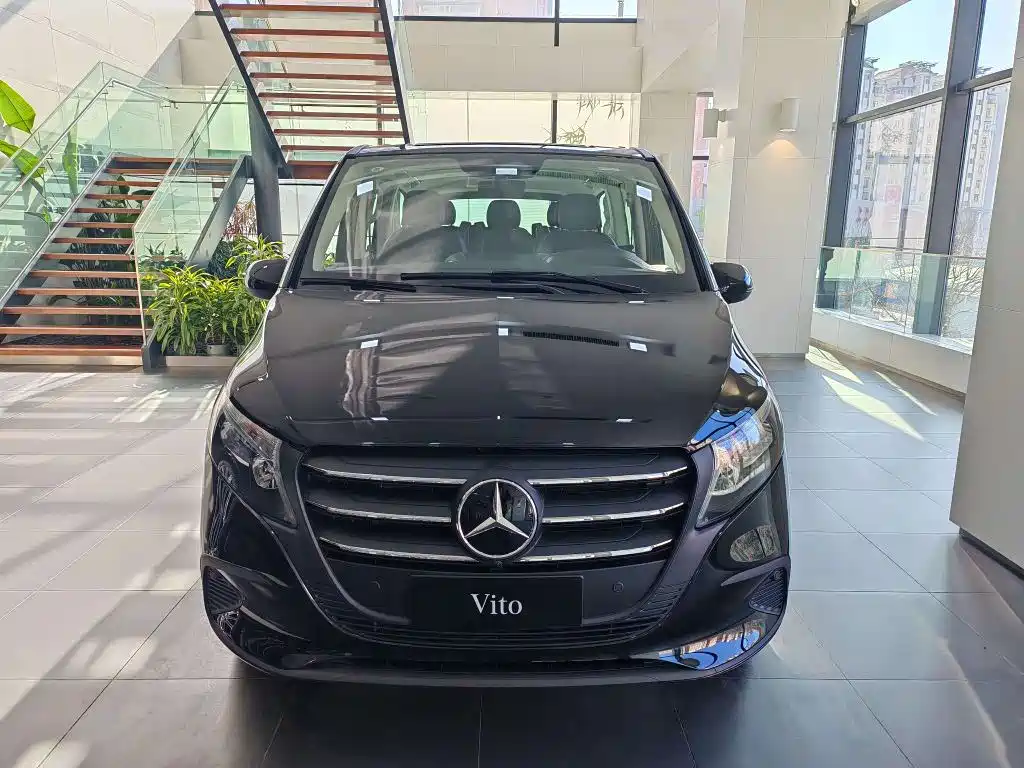 Mercedes-Benz Vito 2024 2.0T Elite Edition 7-Seater фото 2
