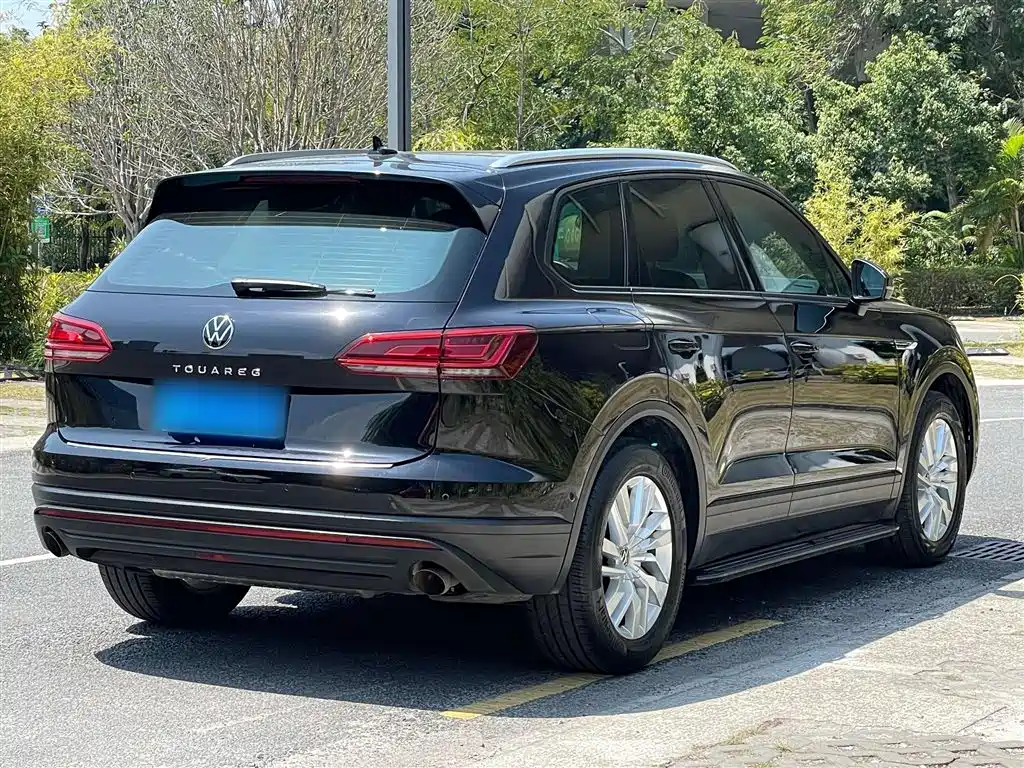 Фото 24 - Volkswagen Touareg