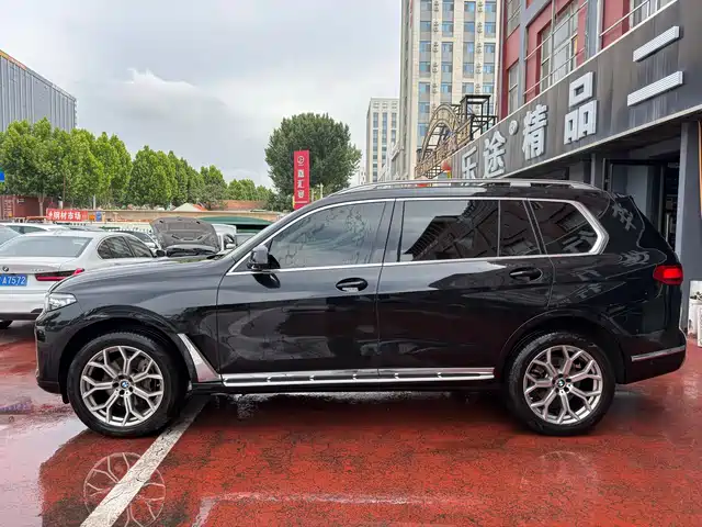 BMW X7 2022 xDrive40i Leading Luxury Package — фото 3