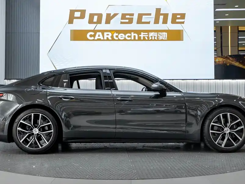 2026 Porsche Panamera