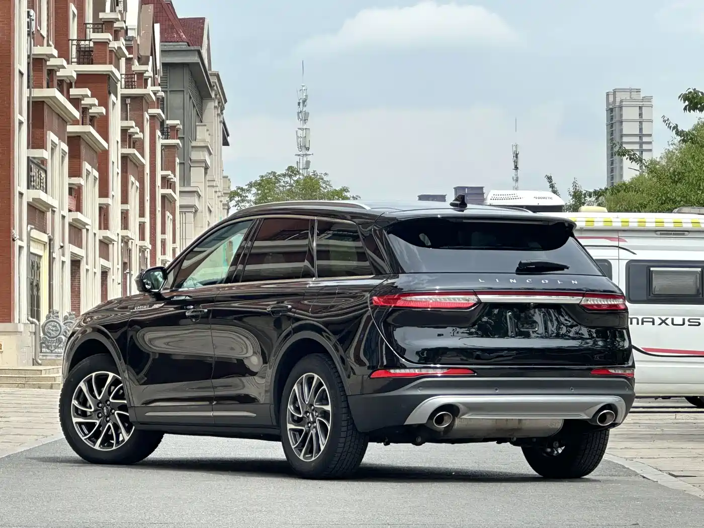 LINCOLN ADVENTURER