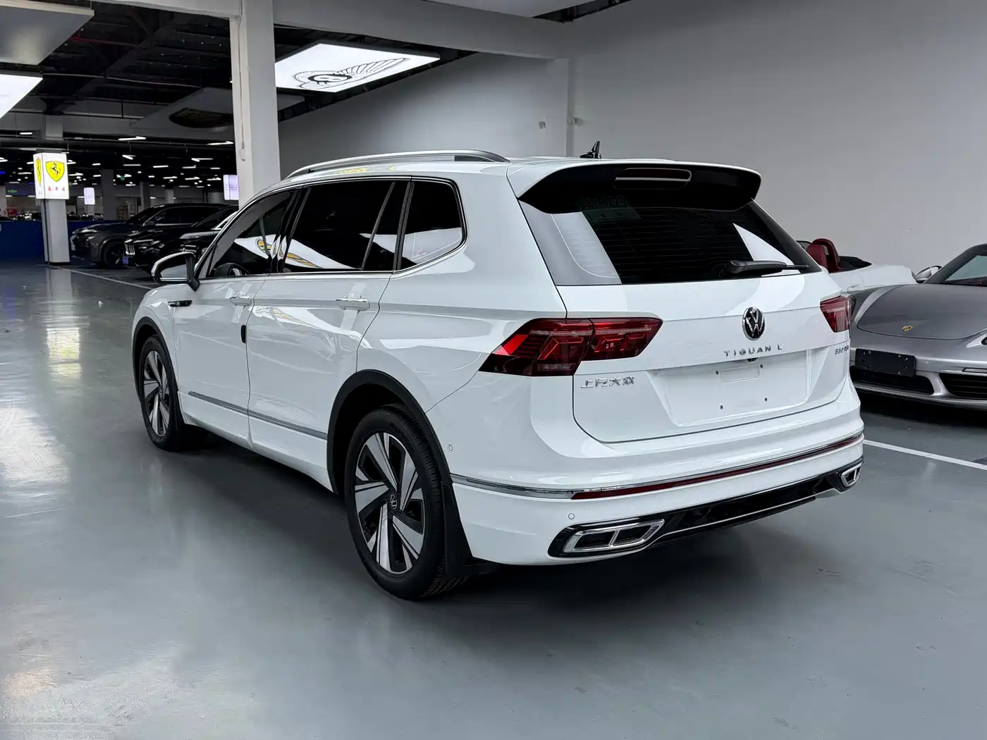 VOLKSWAGEN TIGUAN L