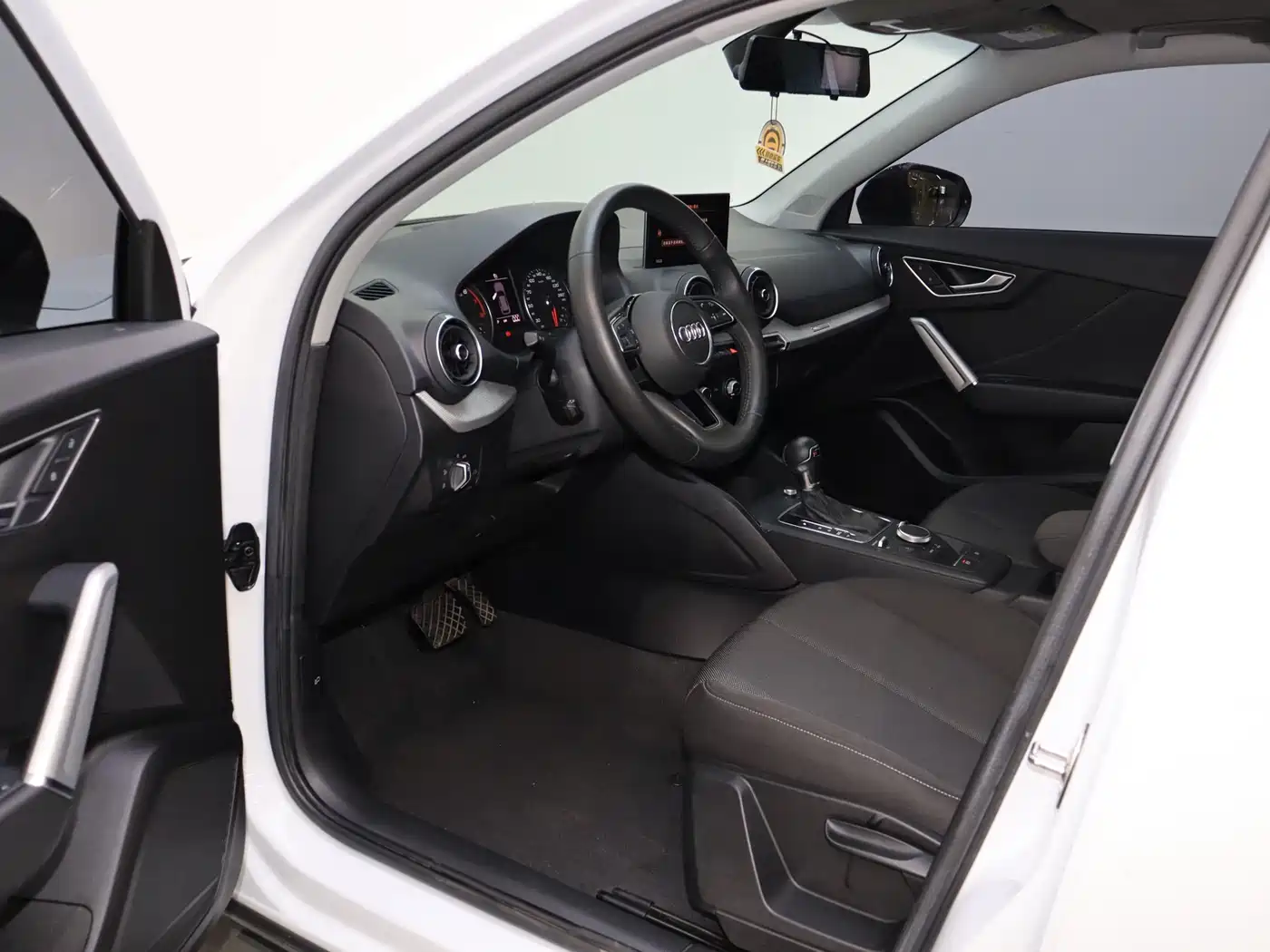 Audi Q2L 2020 35 TFSI Progressive Dynamic Model фото 15
