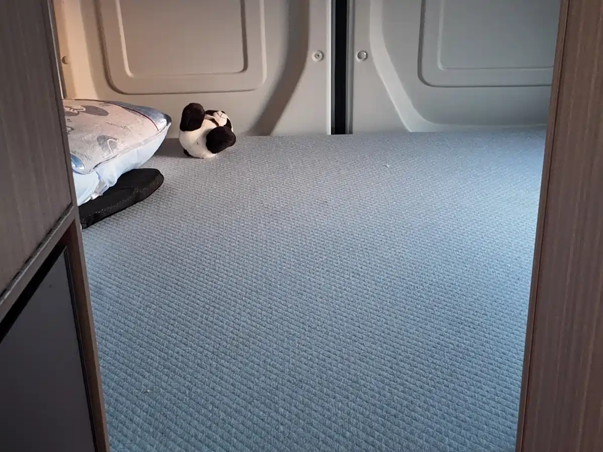 SAIC Maxus MAXUS V90 RV 2021 2.0T Travel Home V90 Self-Contained Class B RV Luxury Transverse Bed фото 18