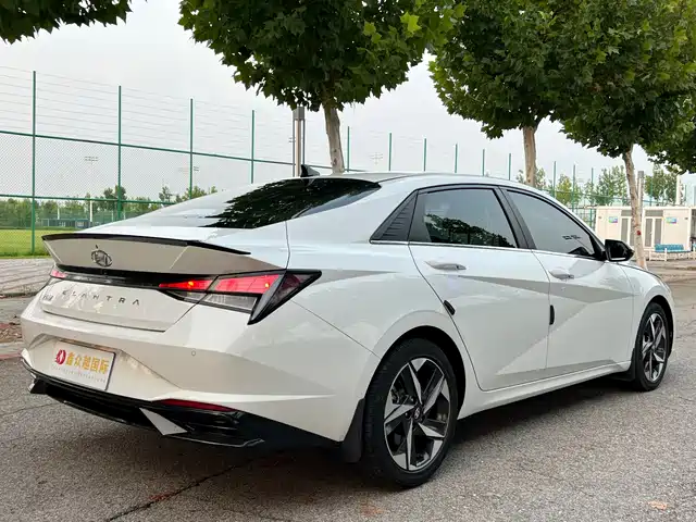 Hyundai Elantra 2022 1.5L CVT GLX Elite Edition — фото 4