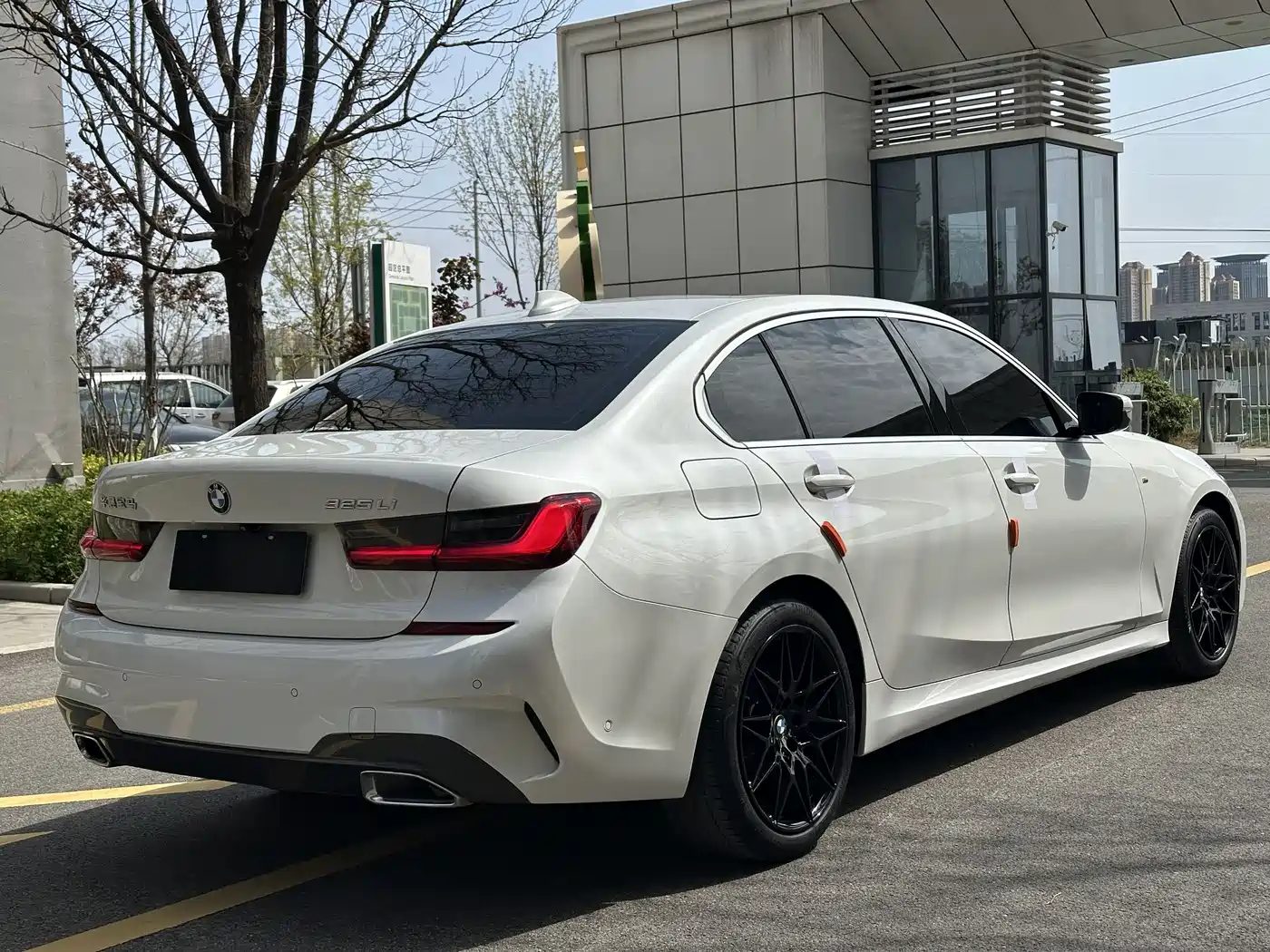 BMW 3 Series 2020 325Li M Sport Package фото 2