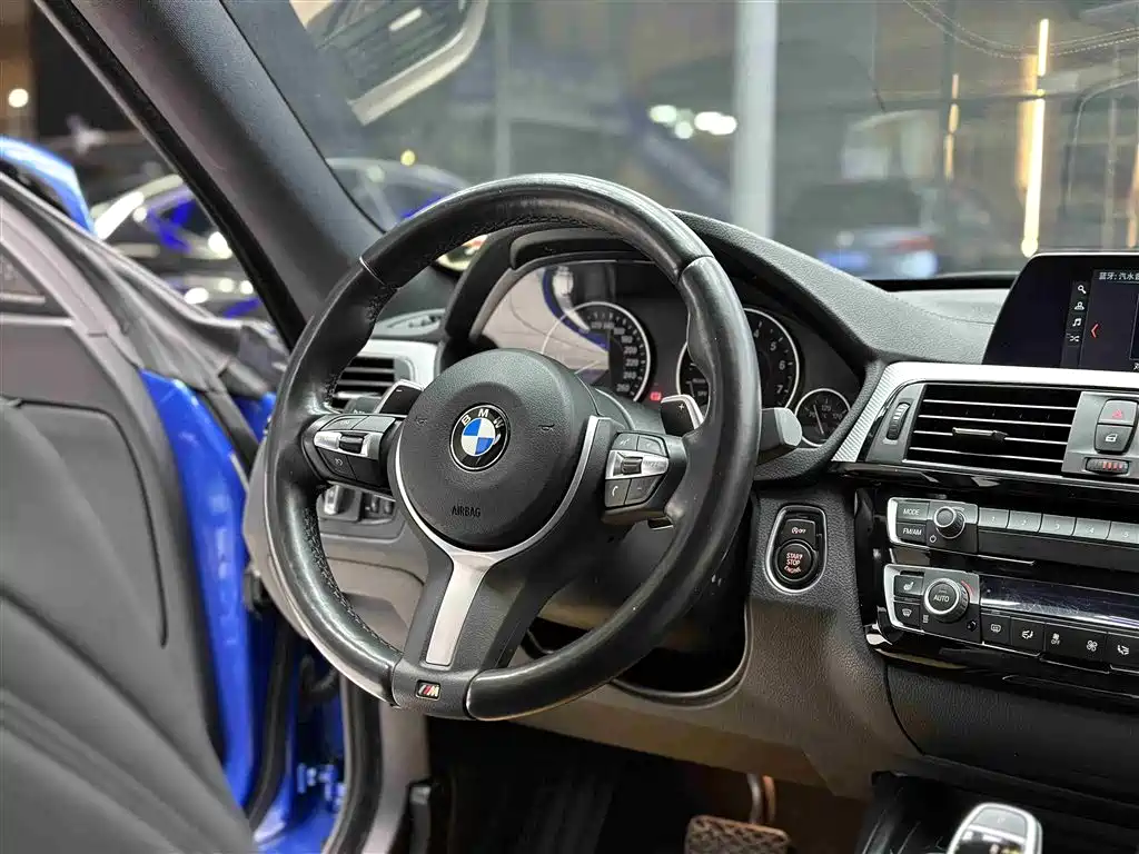 BMW 3 Series GT 2018 320i M Sport фото 11