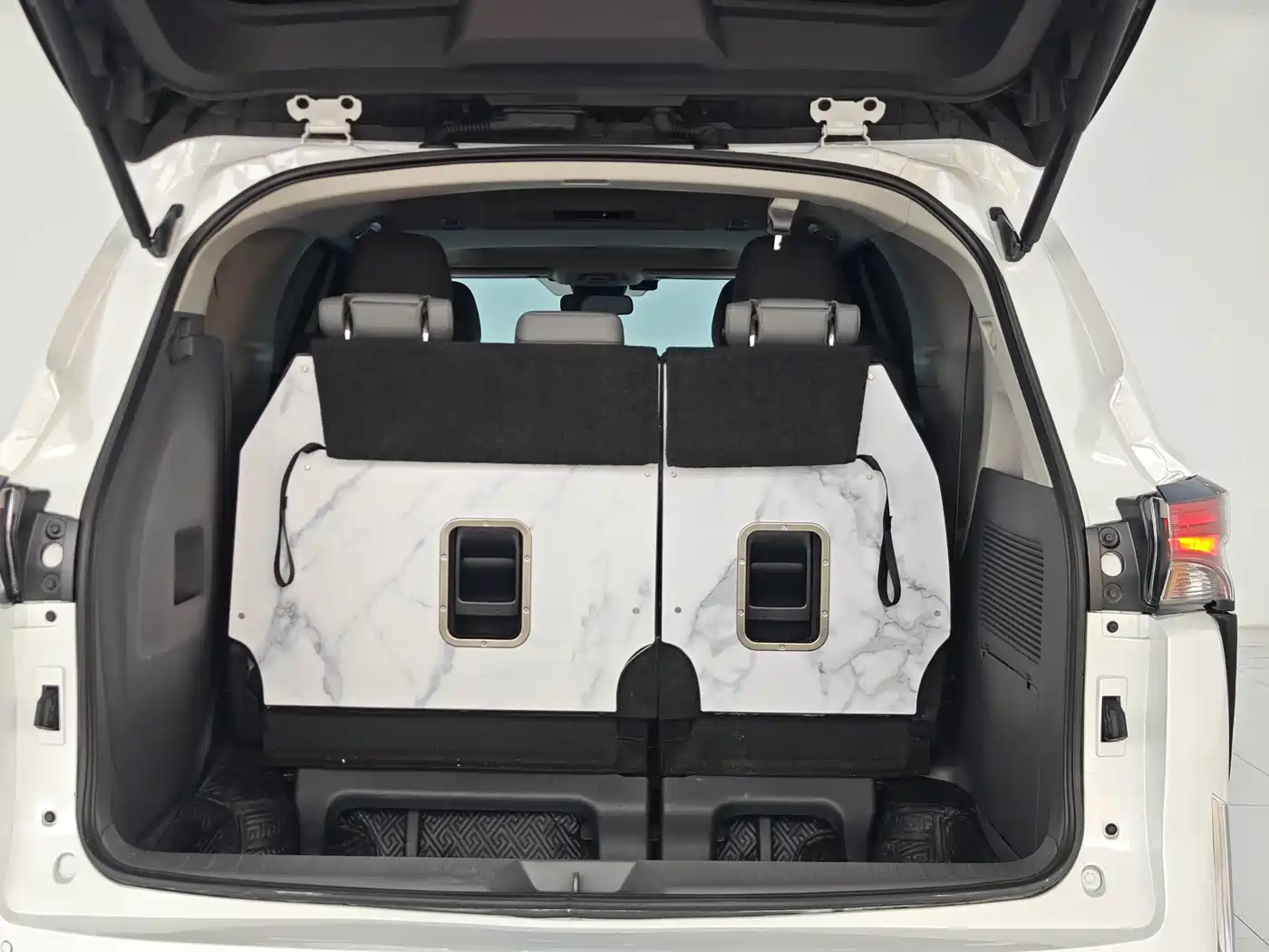 Toyota Granvia 2023 2023 2.5L Hybrid Comfort Edition
