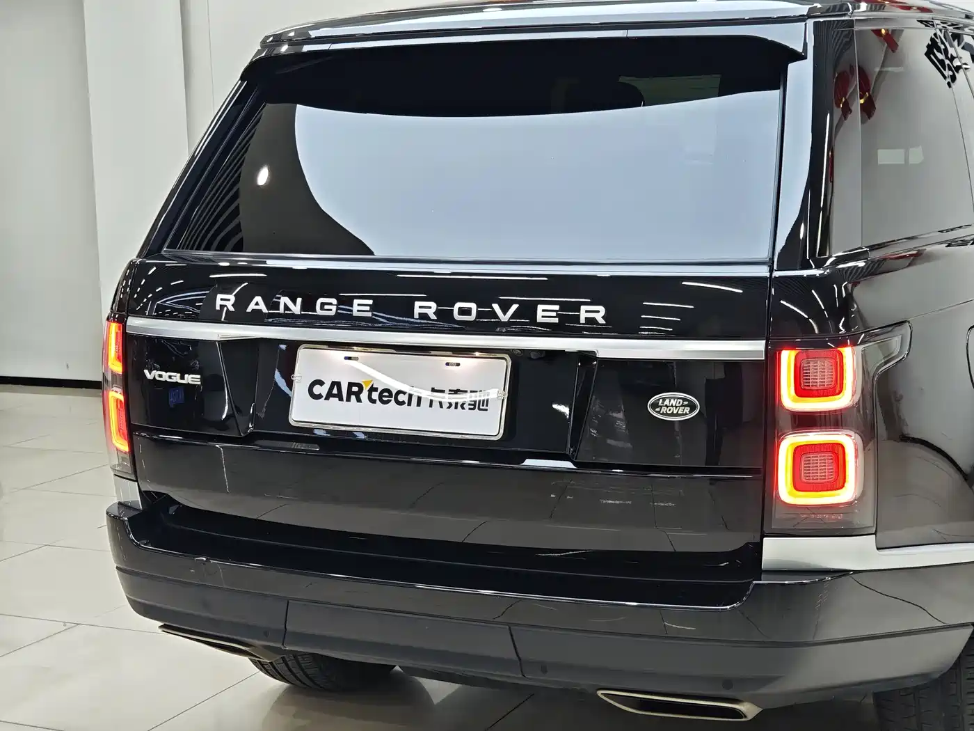 Land Rover Range Rover 2021 3.0 L6 Golden Age Edition фото 20