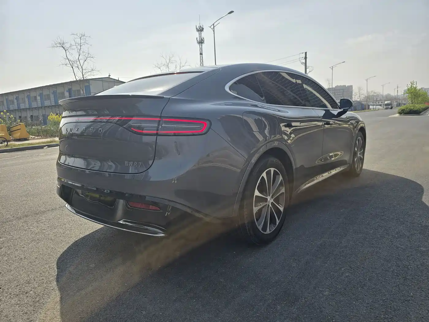 Zhijie Luxeed R7 2024 2025 Extended Range 251km Pro