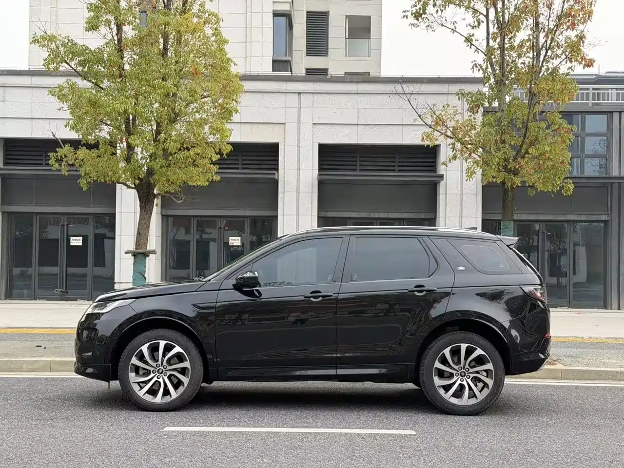 LAND ROVER DISCOVER SPORTS