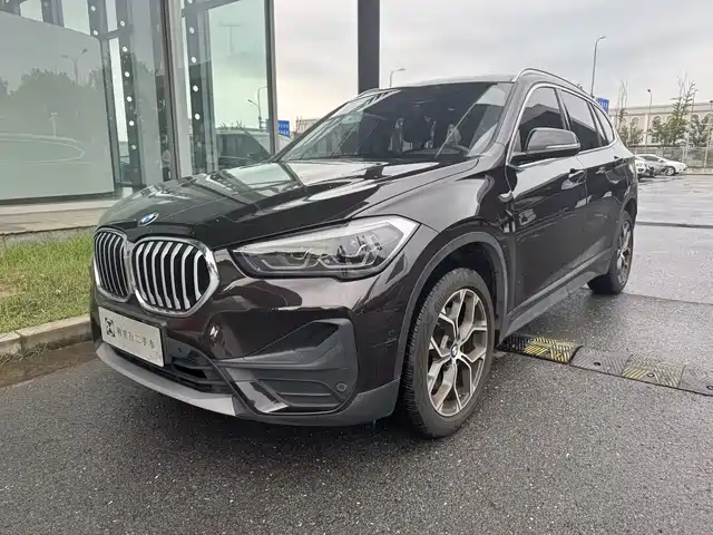 BMW X1 2022 sDrive25Li Leading — фото 1