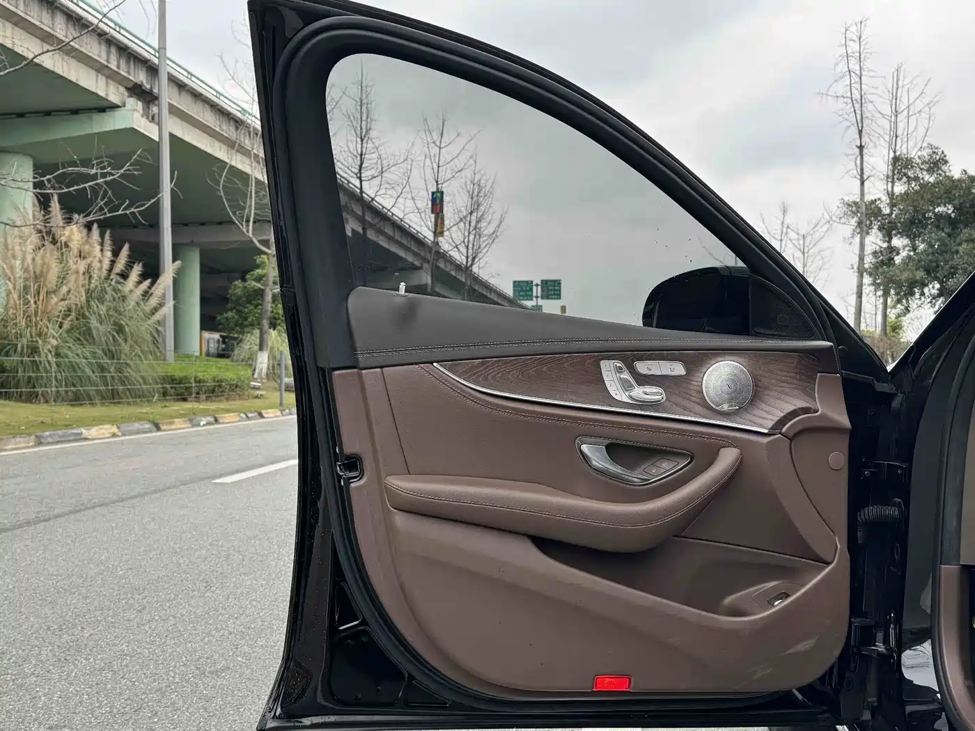 Mercedes-Benz E-Class 2023 Facelift E 300 L Luxury фото 8