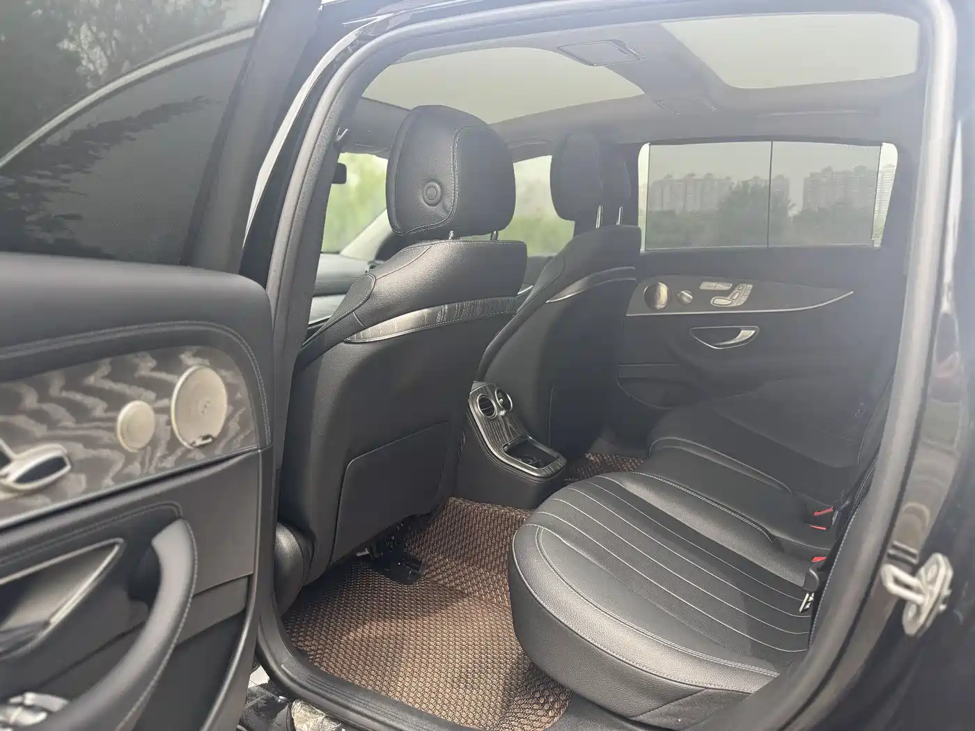 Mercedes-Benz E-Class 2022 E 300 L Luxury фото 5