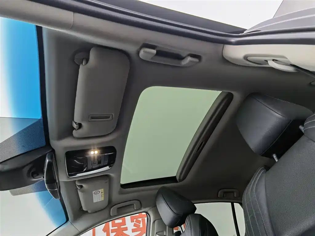 Toyota Lingfang HARRIER 2022 Hybrid 2.5L CVT 2WD Luxury Edition фото 14