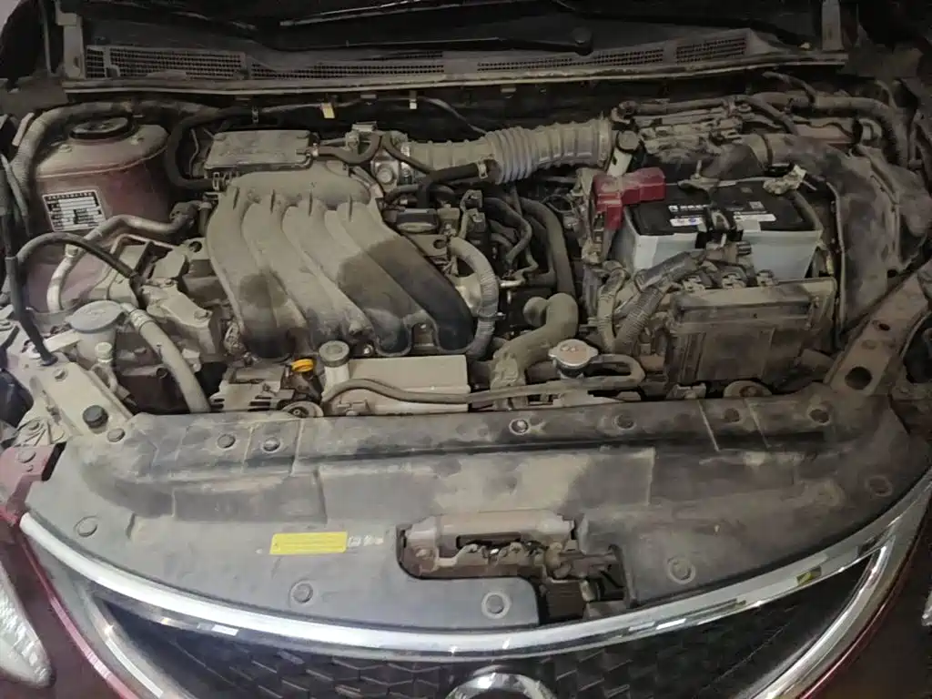 Photo 3 - Nissan Tiida