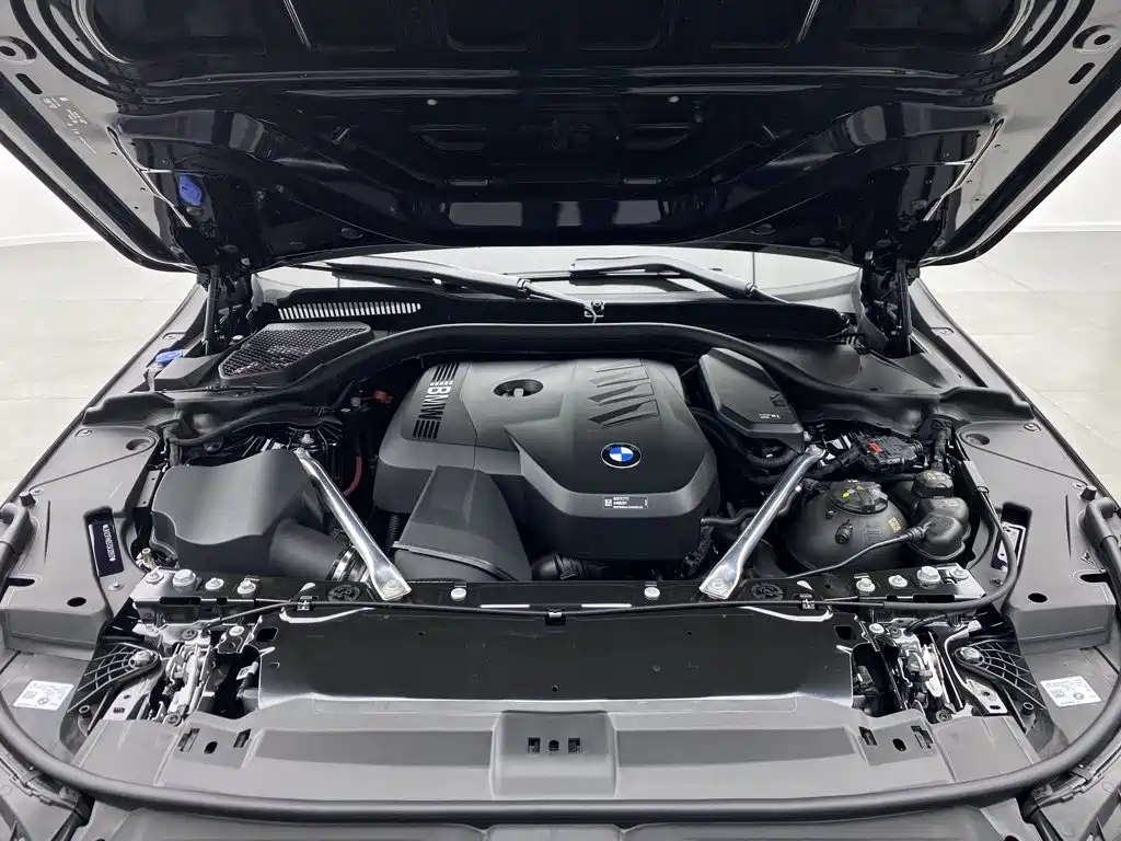 Photo 9 - BMW 5 Series