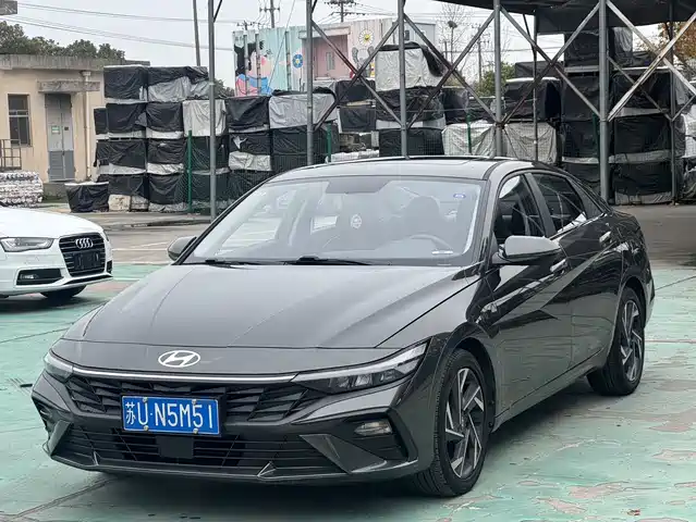 HYUNDAI ELANTRA