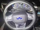 Фото 15 - Geely Vision X3