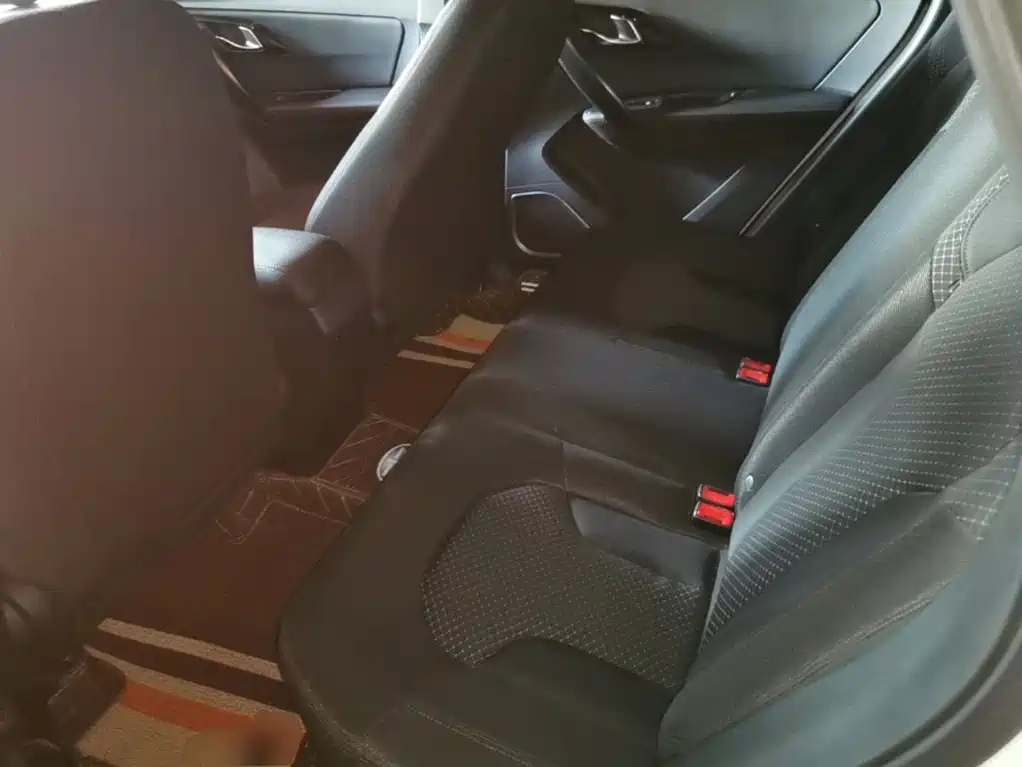 FAW Senya R7 2017 2017 Model 1.6L Manual Comfort