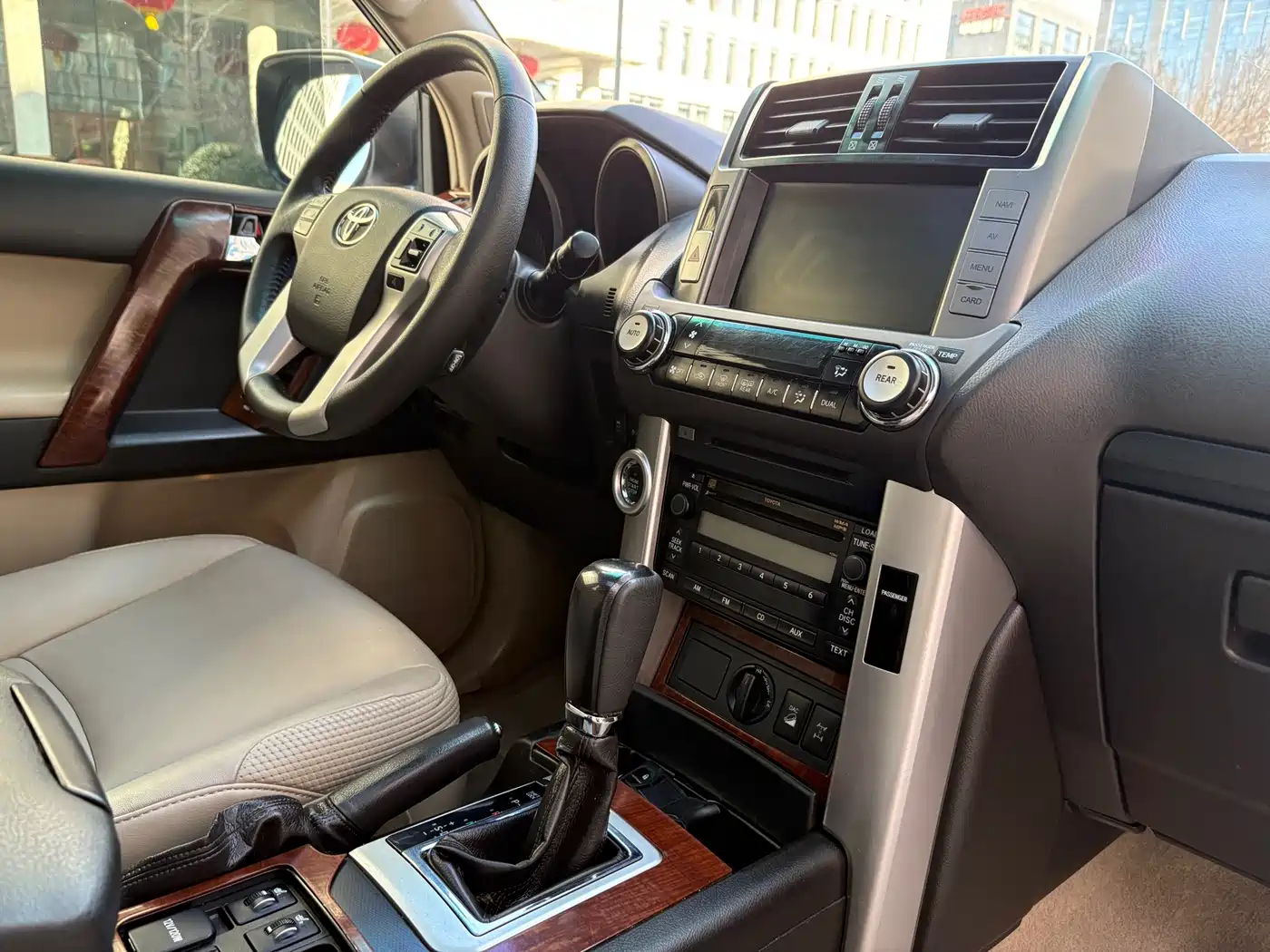 Toyota Prado 2010 4.0L Automatic TX-L фото 8