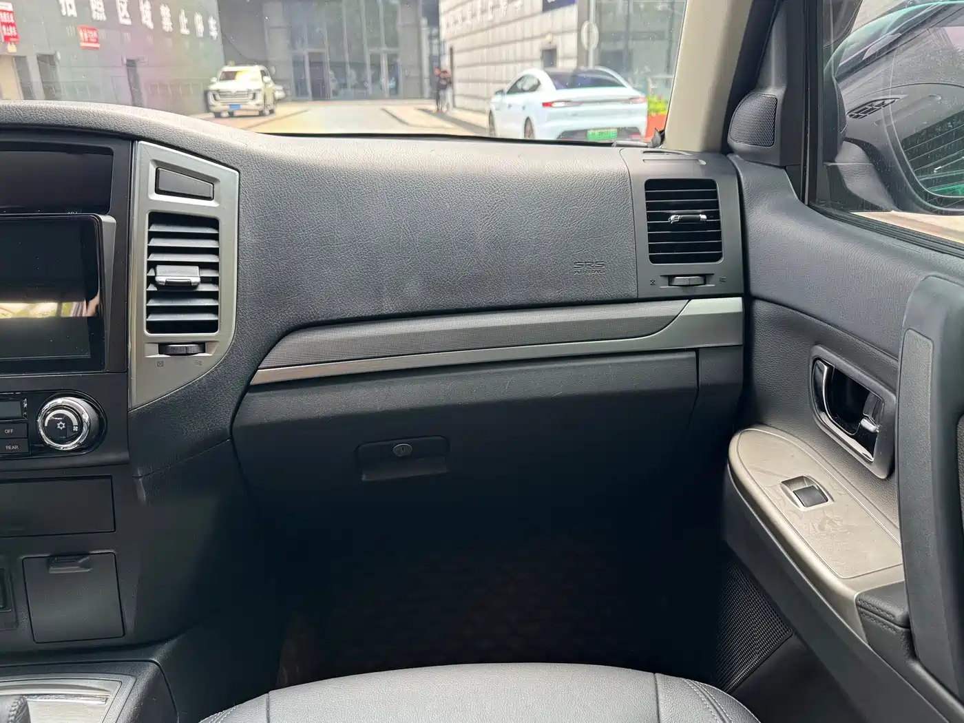 Mitsubishi Pajero (Import) 2015 2016 3.0L Automatic Premium (China IV)
