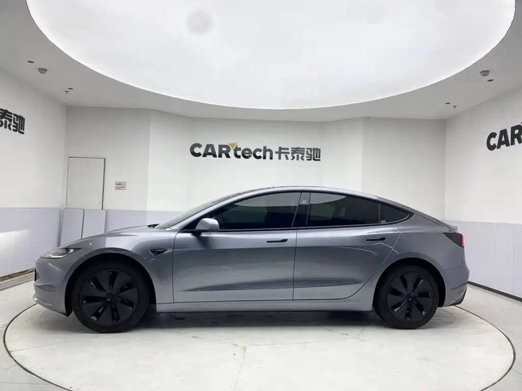 Фото 6 - Tesla Model 3