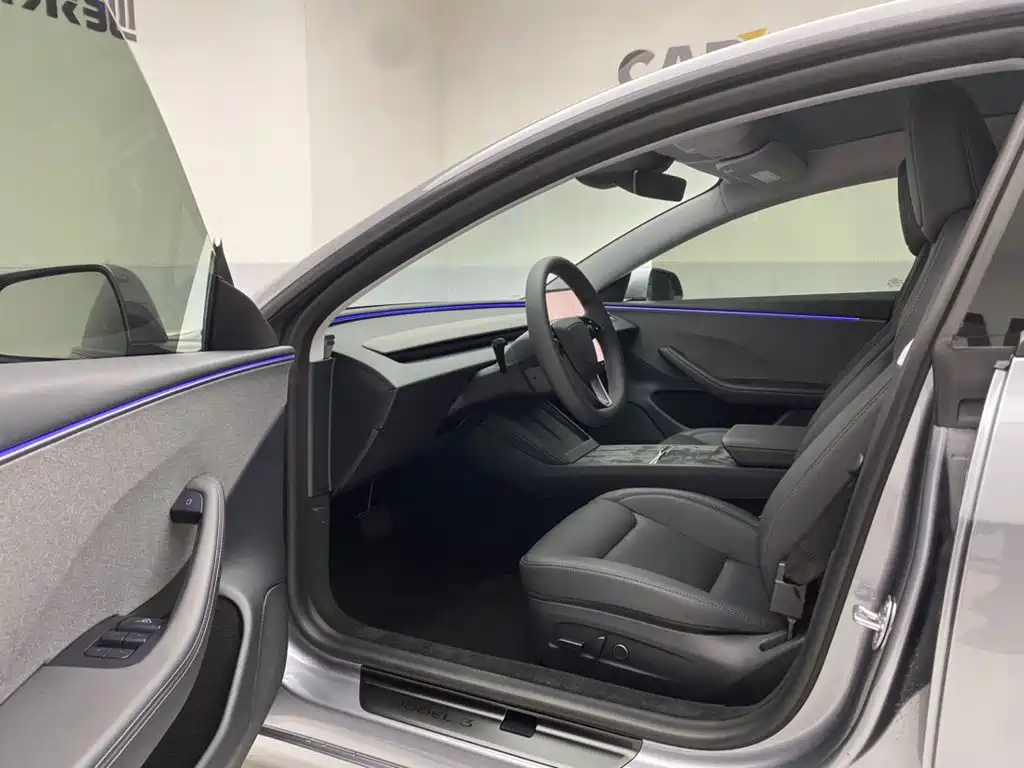 Фото 15 - Tesla Model 3