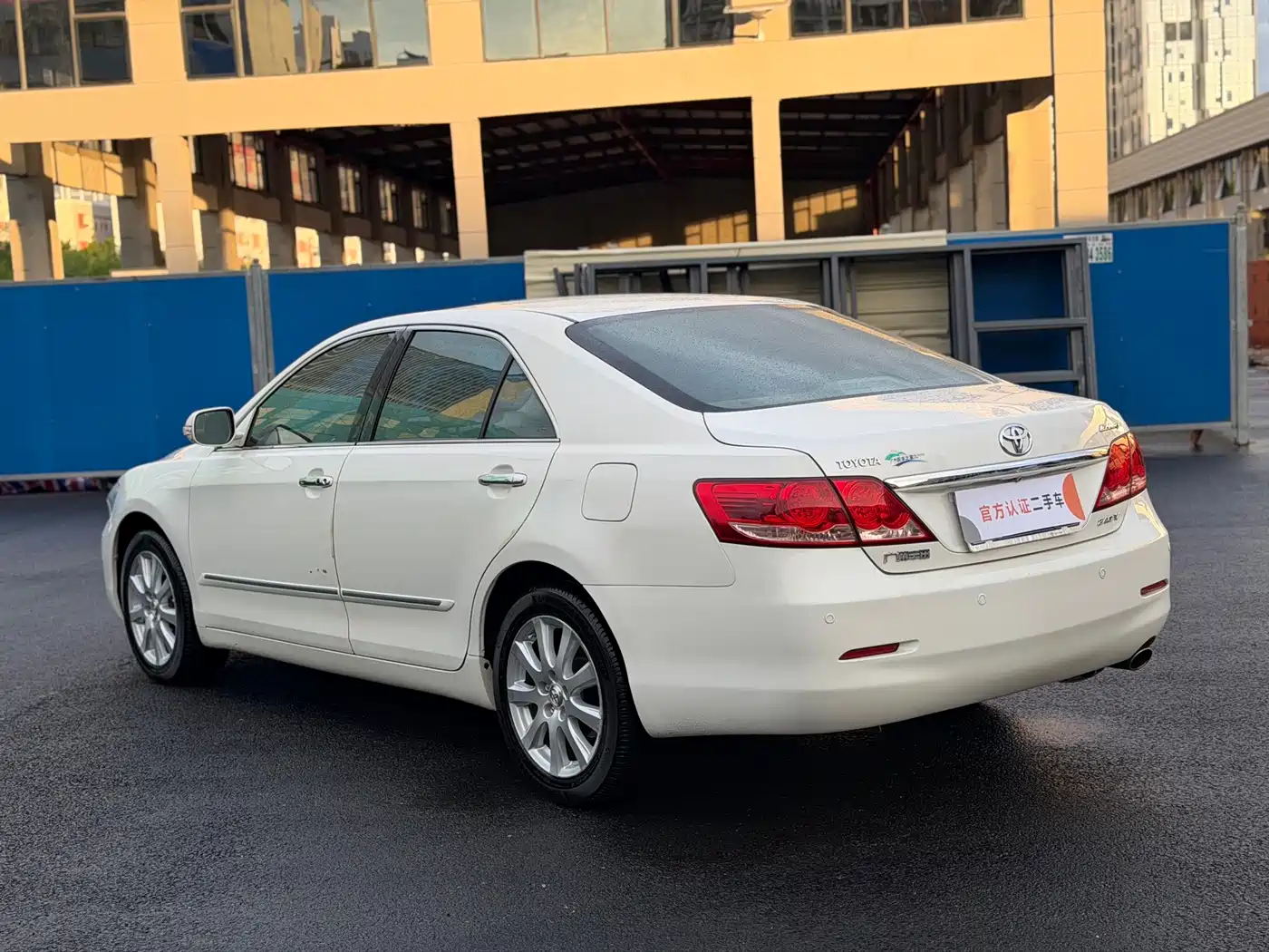 Фото 13 - Toyota Camry