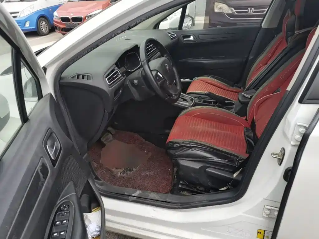صورة 16 - Citroën C4 C-Quatre