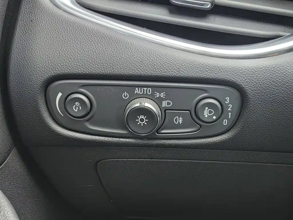 Фото 21 - Chevrolet Malibu XL