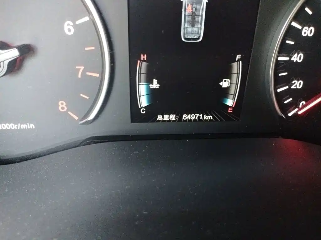Фото 13 - BYD Song MAX