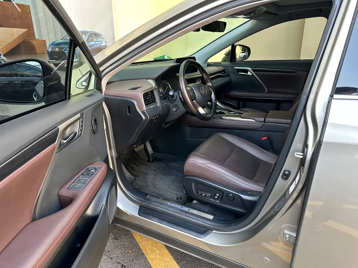Lexus RX 2020 Facelift 300 AWD Elegance Edition фото 14