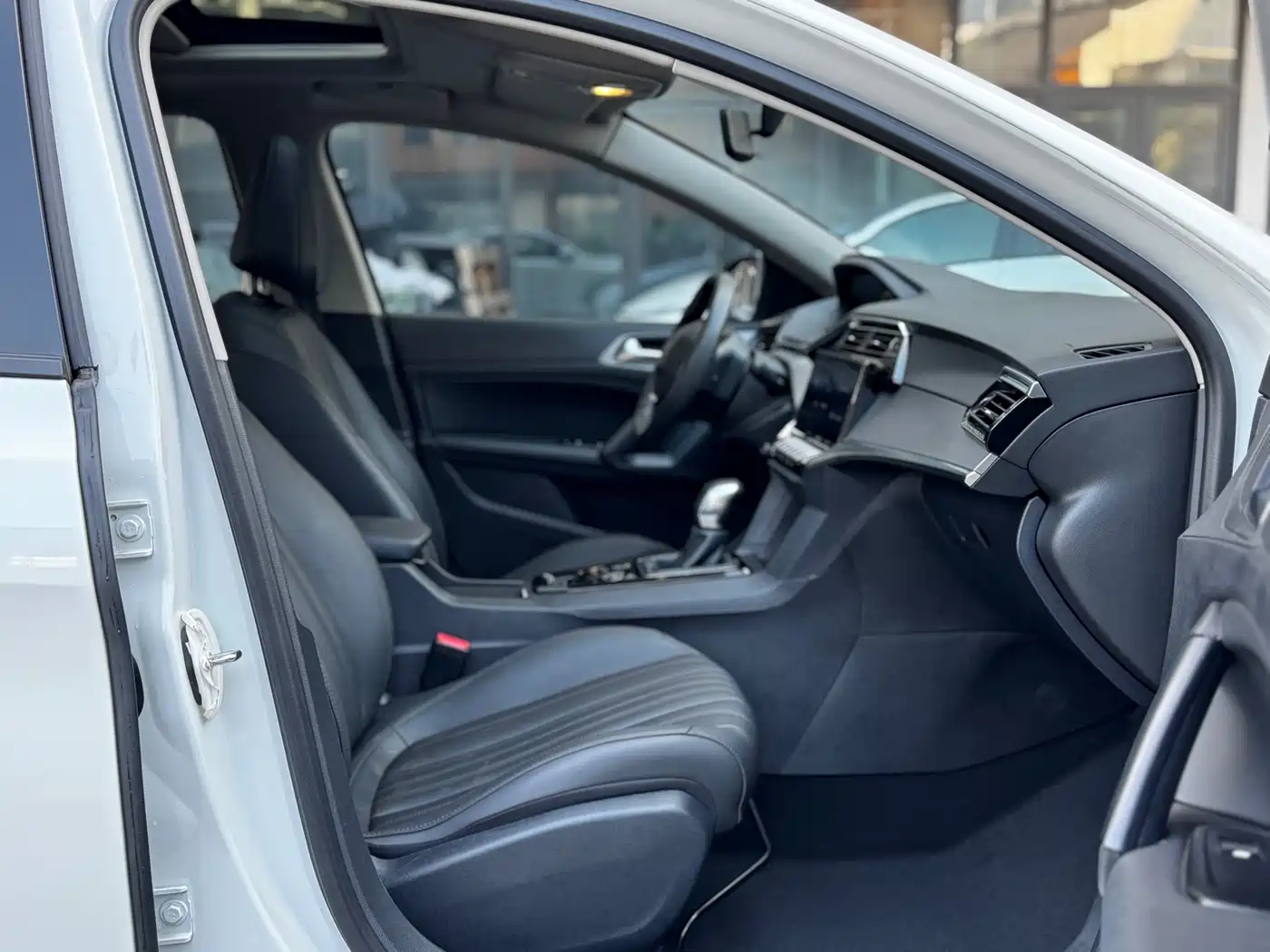Peugeot 408 2024 2022 1.6T Progressive Edition