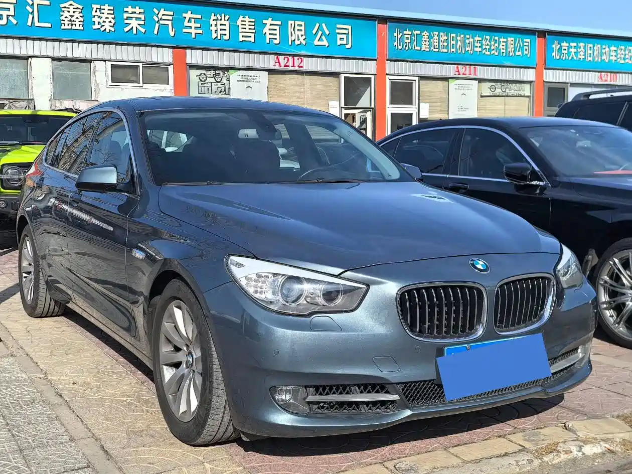 BMW 5 Series GT 2011 535i Elegance фото 3