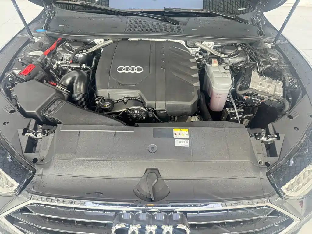 Audi A7 2024 2023 Model 45 TFSI Premium Selection Edition