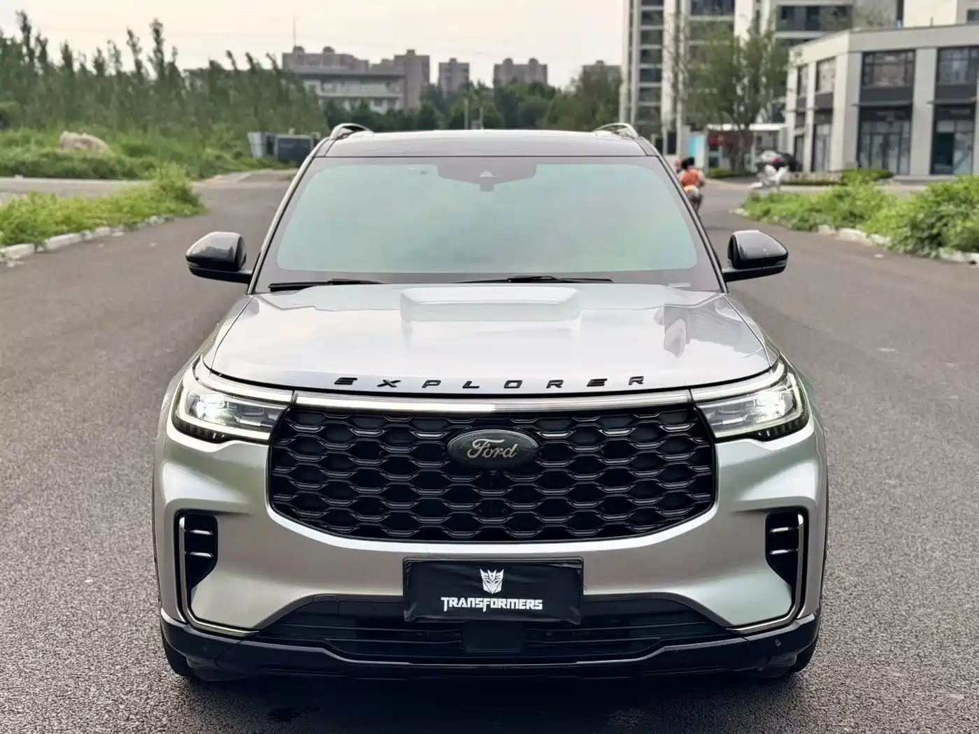 Фото 2 - Ford Explorer