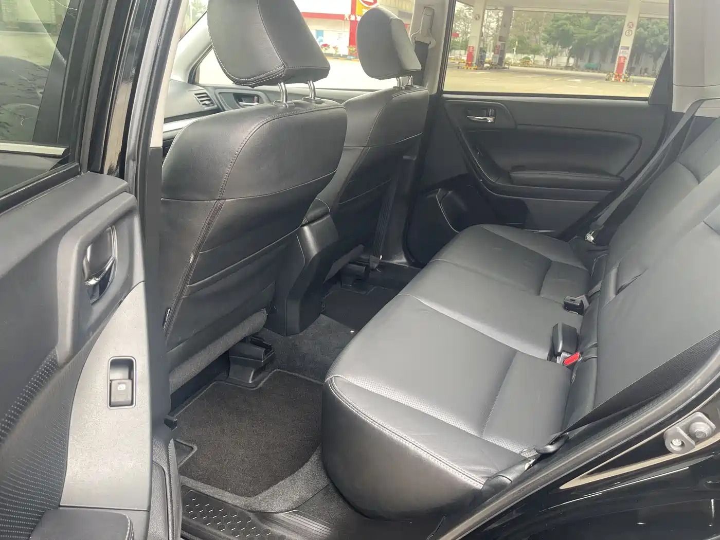 Subaru Forester 2013 2.5i Automatic Luxury Edition фото 6