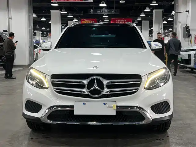 MERCEDES-BENZ GLC