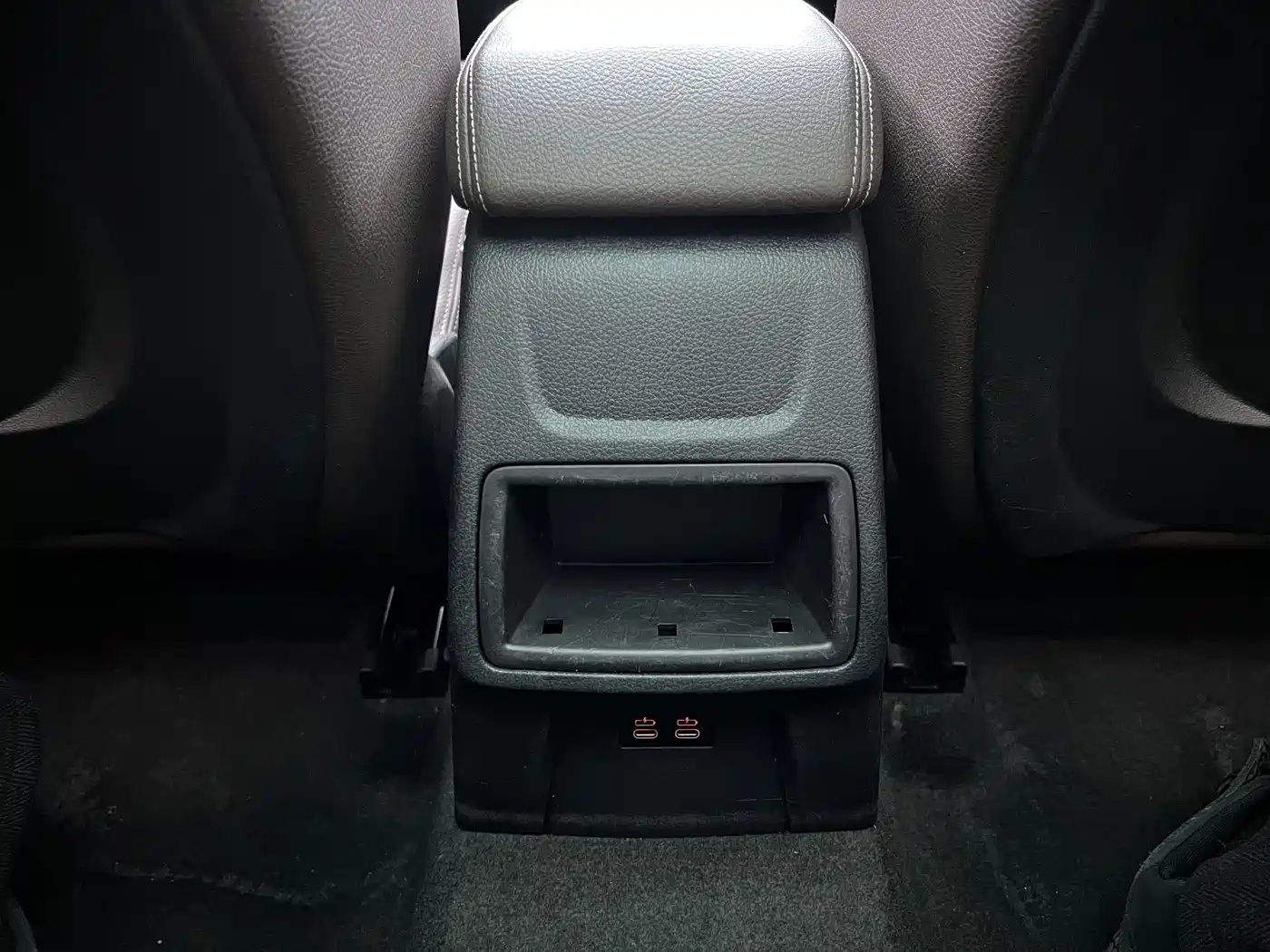 BMW 1 Series 2021 120i M Sport Shadow Edition фото 2
