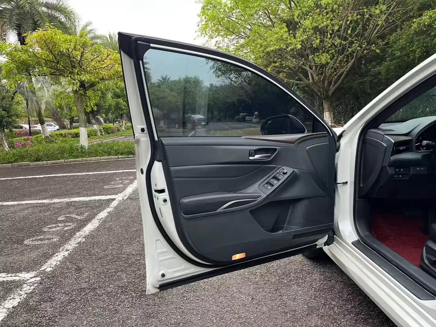 Toyota Avalon 2019 2.0L Progressive Edition (China VI) фото 11