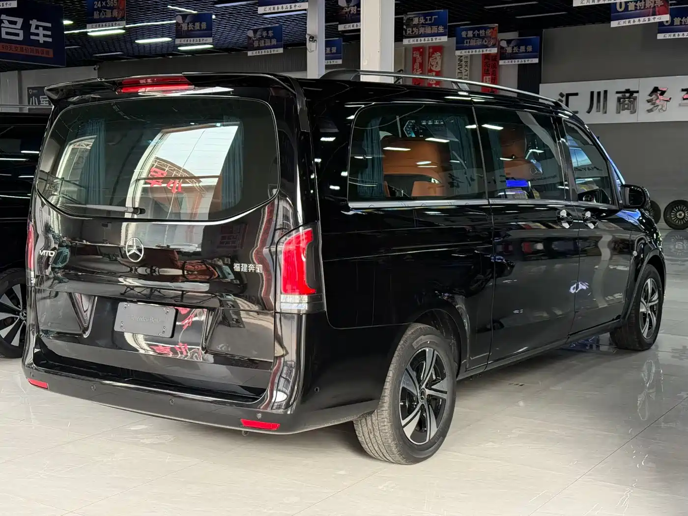 Mercedes-Benz Vito 2024 2.0T Business 7-Seater фото 11