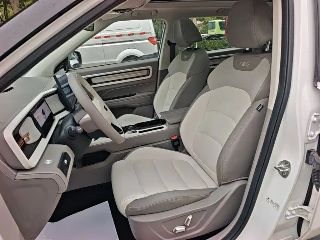 Фото 15 - Geely ICON