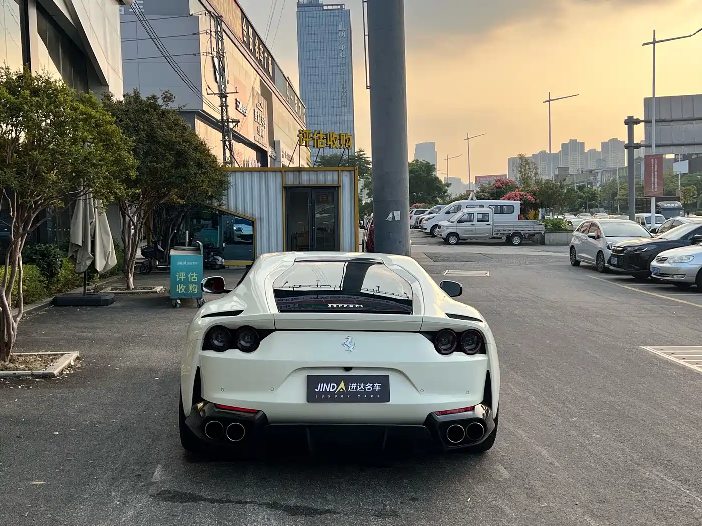 Ferrari 812 2019 2017 6.5L Superfast