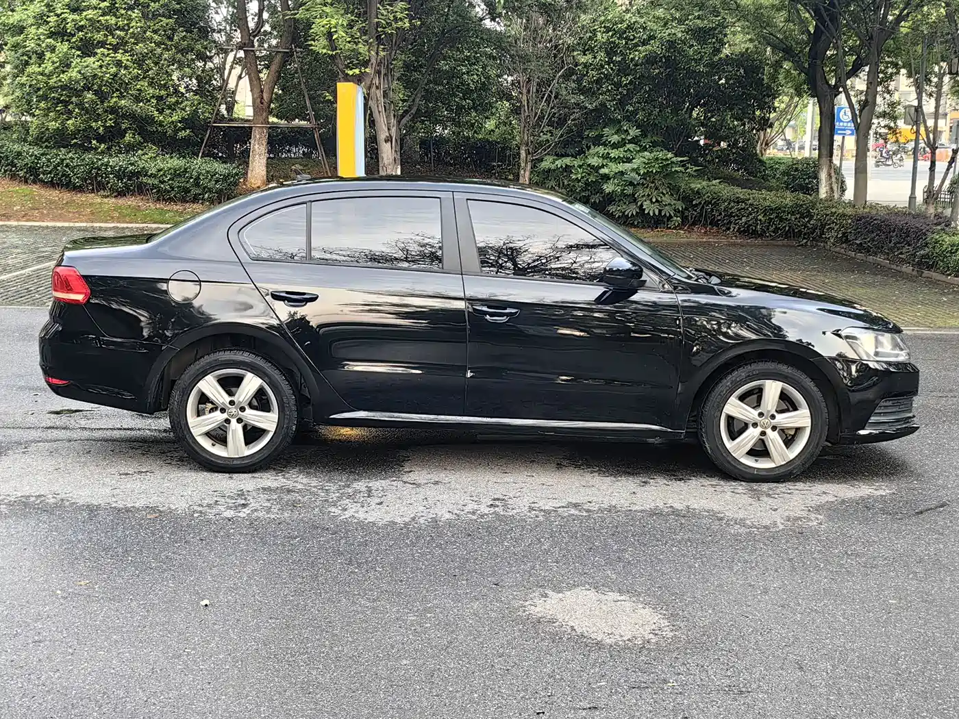 Volkswagen Lavida 2017 1.6L Automatic Trend Edition фото 14